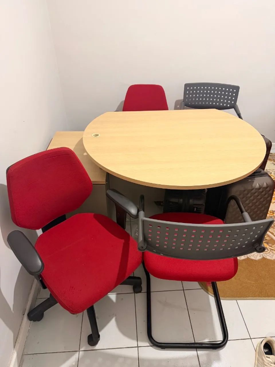 Mesa e cadeira de escritorio - Foto 2