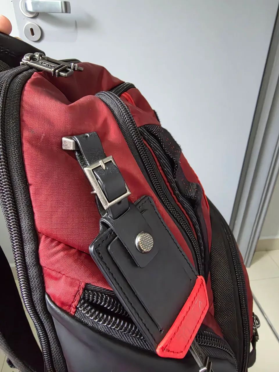 Mochila TUMI , edição limitada feita com nylon de paraquedas com NF E GARANTIA ETERNA TUMI - Foto 2
