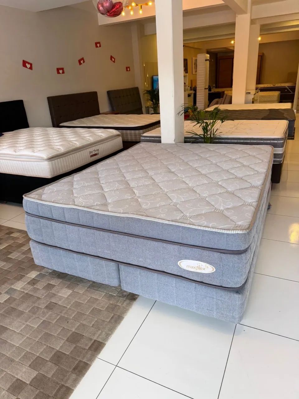 Cama Queen SIZE MAXFLEX SEMINOVA TOP COM COLCHÃO - entrego!  - Foto 4