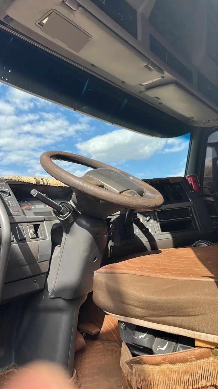 VOLVO 370 / 4 EIXO  - Foto 4