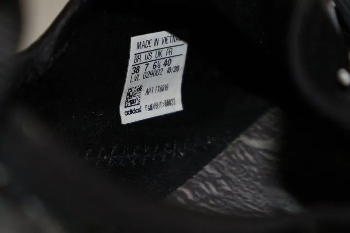 adidas com nasa 2022