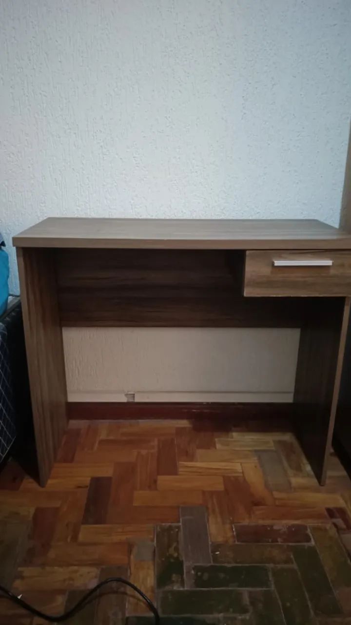 Escrivaninha para estudo/trabalho