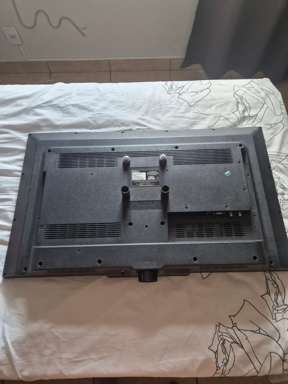 Smart TV Philco 32? - com controle - ideal para suporte de parede! - Foto 2
