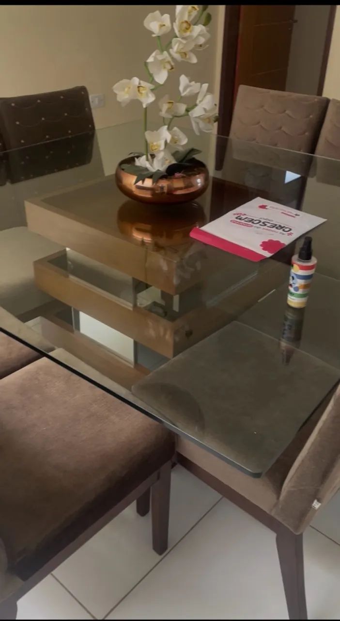 Mesa de jantar madeira com tampão de vidro  - Foto 4