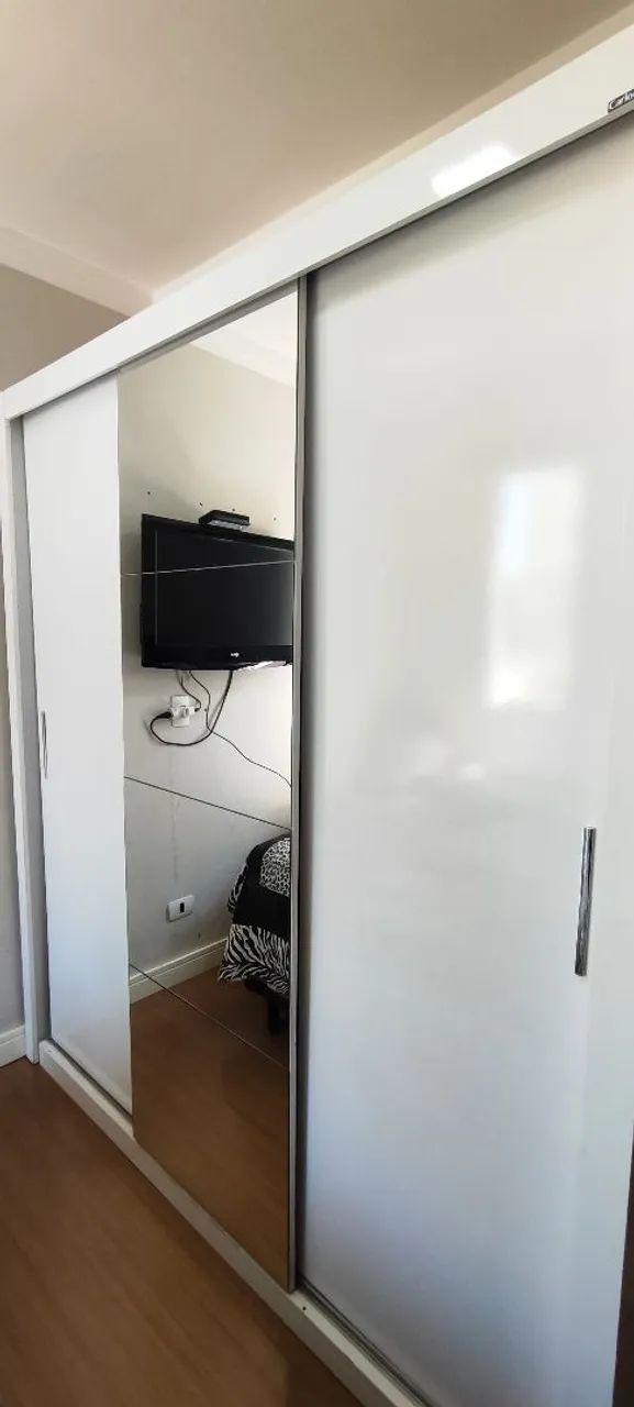 Guarda roupa 3 portas correr com espelho usado 