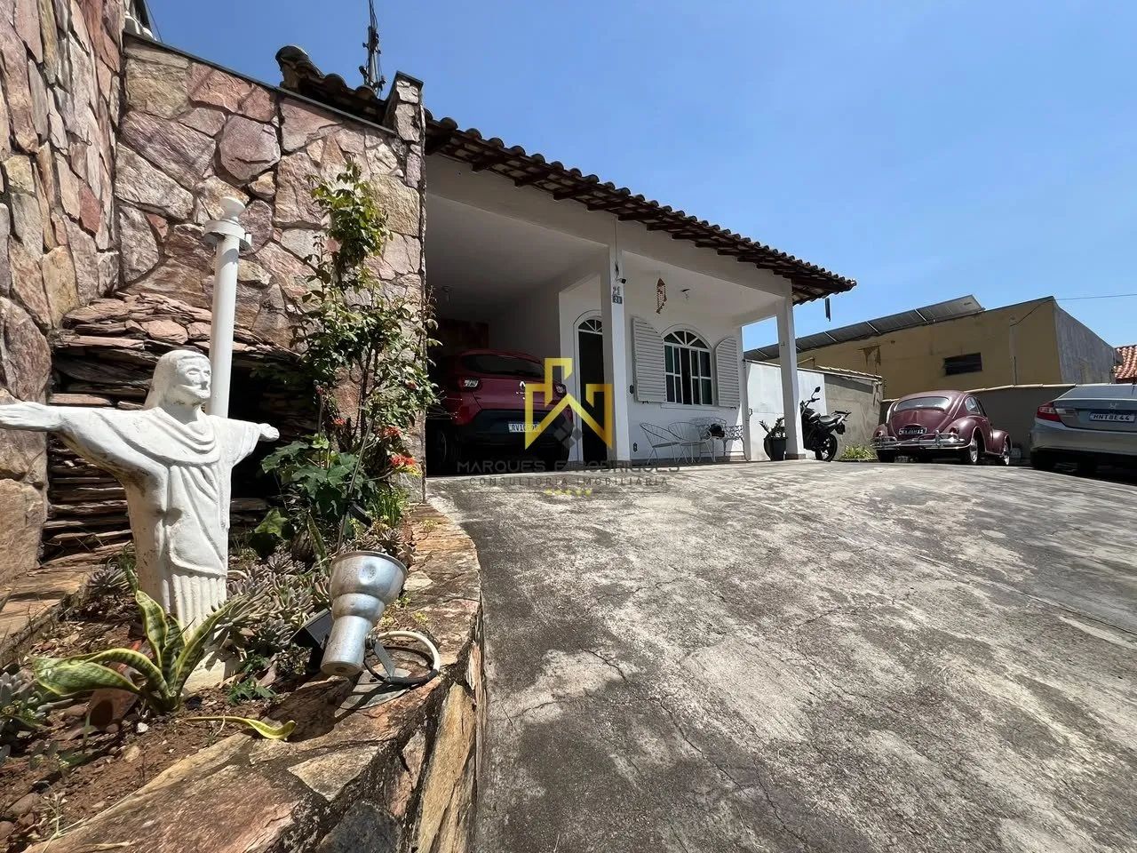 Casa linear de 360m2 no Vila Cloris com ótimo aproveitamento de espaço e total privacidade