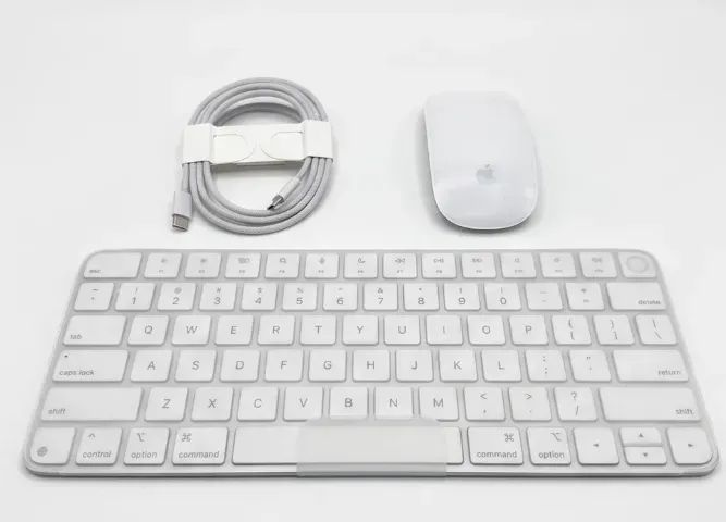 Apple Magic Keyboard A3203 MXCL3LL Sem Fio Bluetooth - Inglês EUA