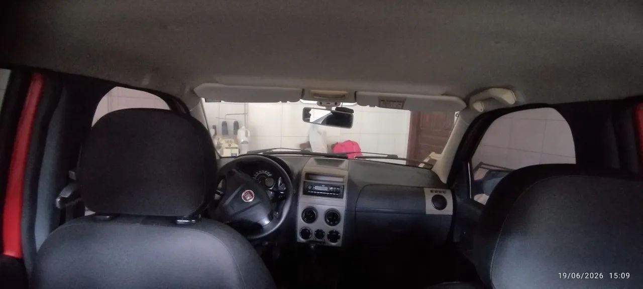 Fiat Palio Celebration 1.0 Fire Flex 8V 4P 2015 - Foto 5
