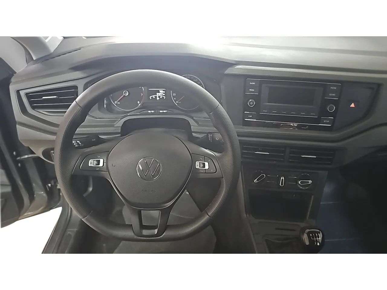 Volkswagen Polo Track 1.0 Flex 12V 5p, foto 12 de 20