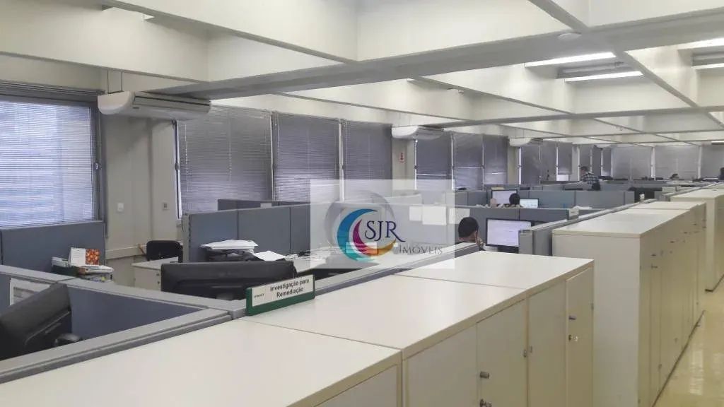 Andares com 830,00m² Área Privativa; 14 Vagas de Garagem;