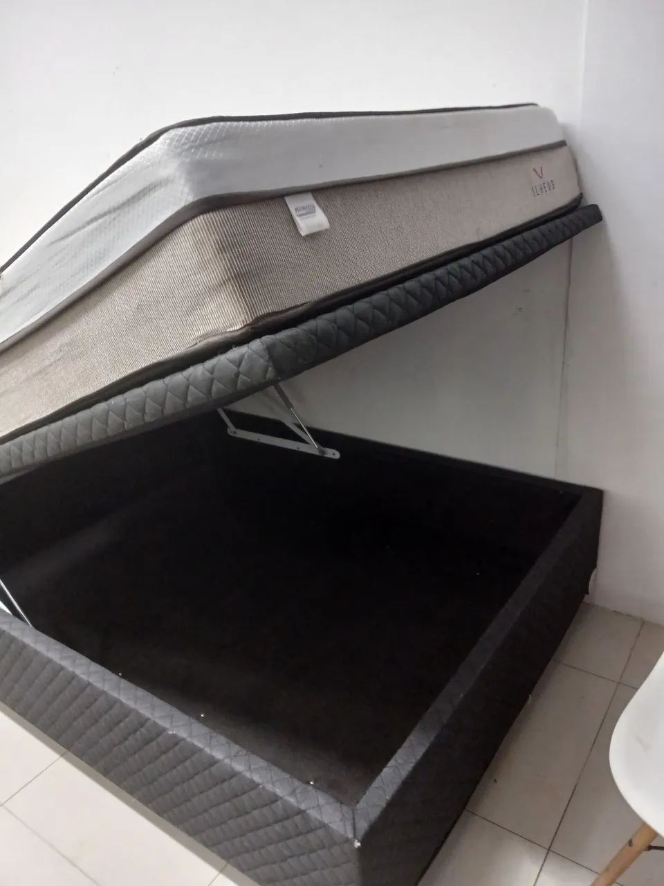 Linda cama bau e colchao de casal ( $$ 999 ) *