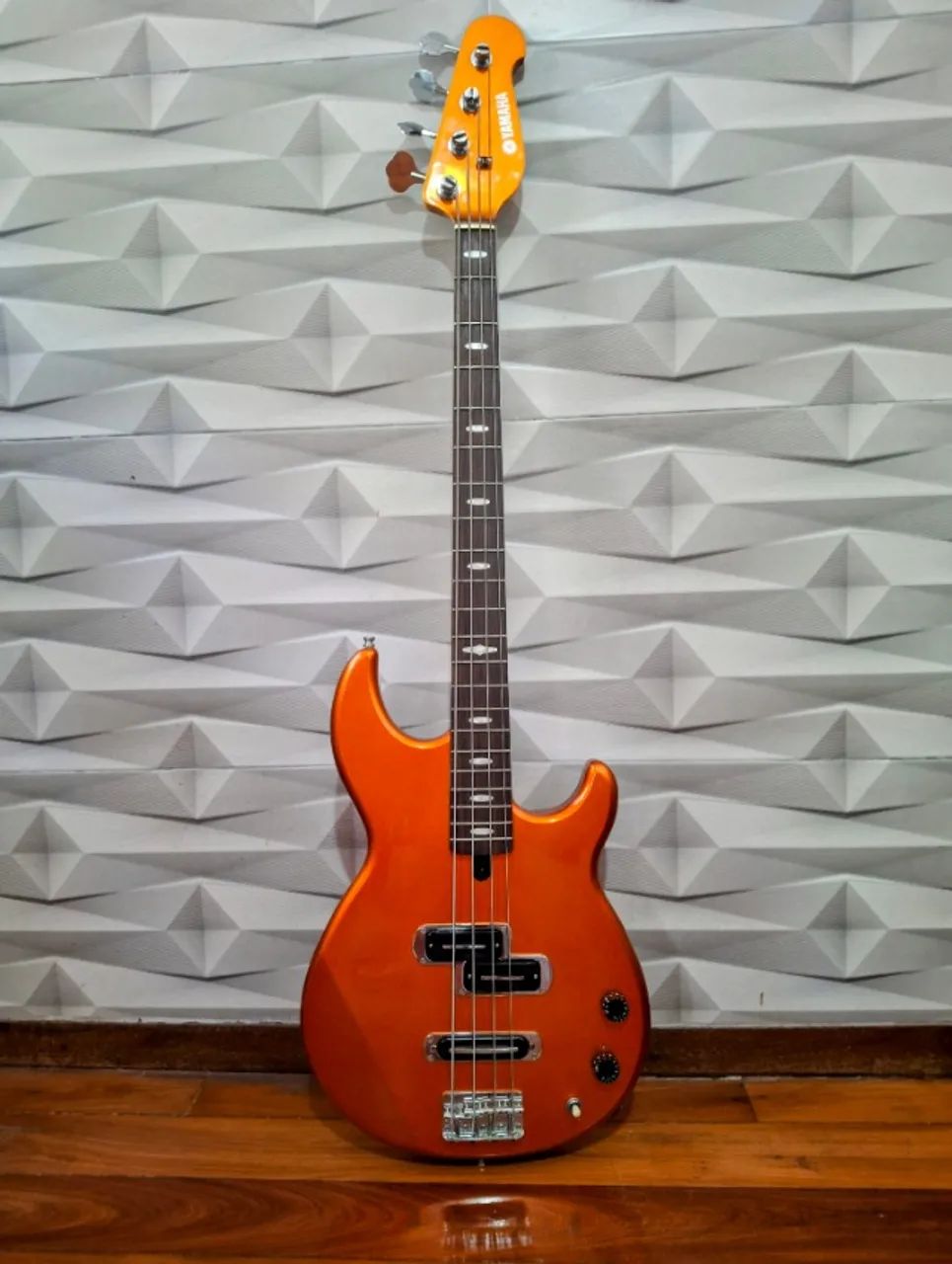 Contra-Baixo Yamaha BB414 Tangerine - Raridade - Instrumentos