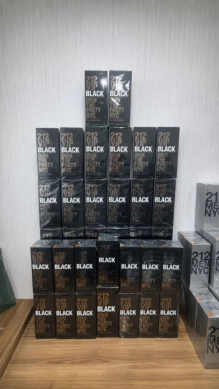 212 VIP BLACK  212 VIP ROSÉ