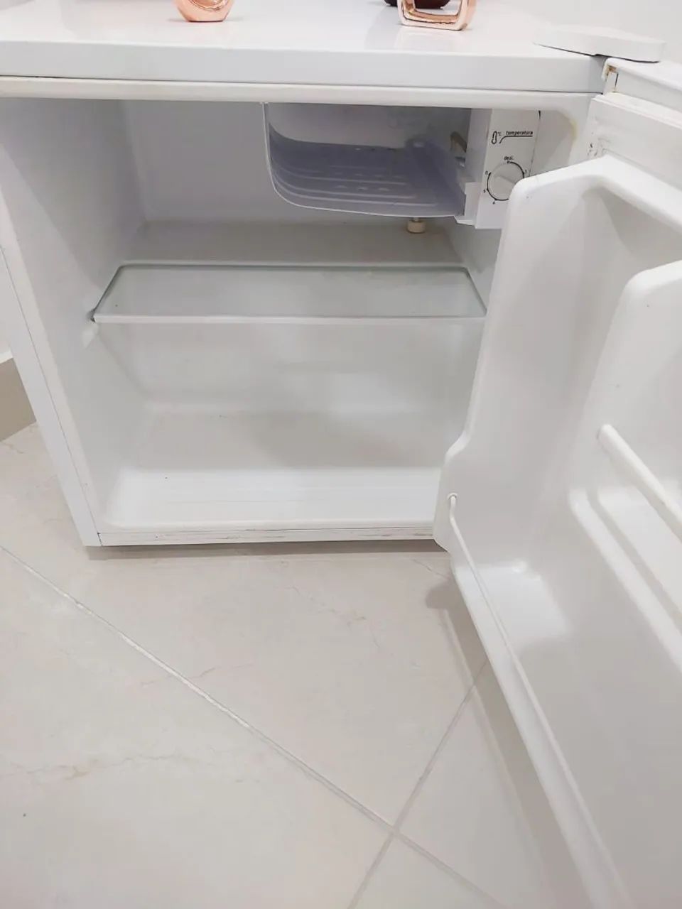 Frigobar Midea 45L Branco - Econômico e em ótimo estado - Foto 2