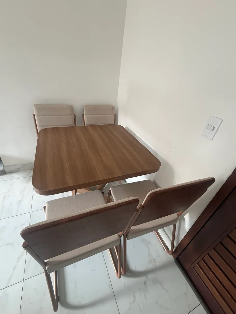 Mesa de jantar 4 lugares com cadeiras - Foto 3