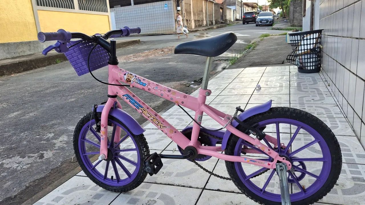 VENDO BICICLETA ARO 16, PARA MENINA COR ROSA E ROXA