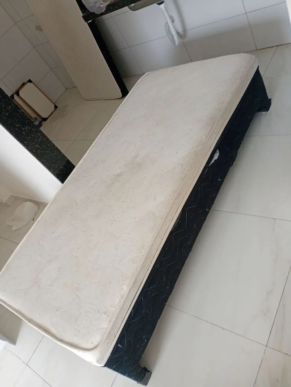 Cama Baú solteiro + Cama auxiliar - 2 anos de uso! Precisa de colchão! Estrutura está boa.
