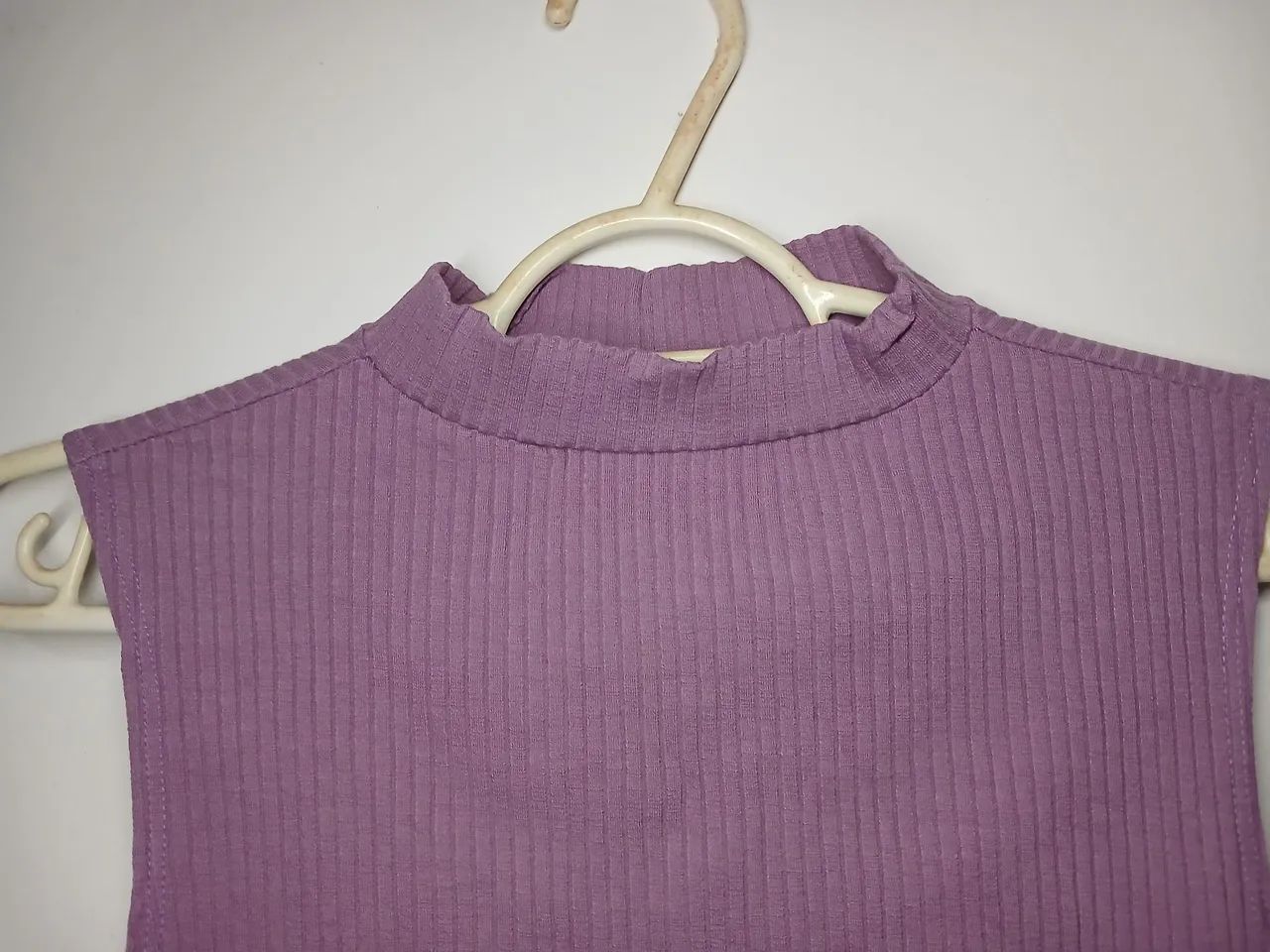Camisa Lilás Gola Sem Manga BASIC+  - Foto 3