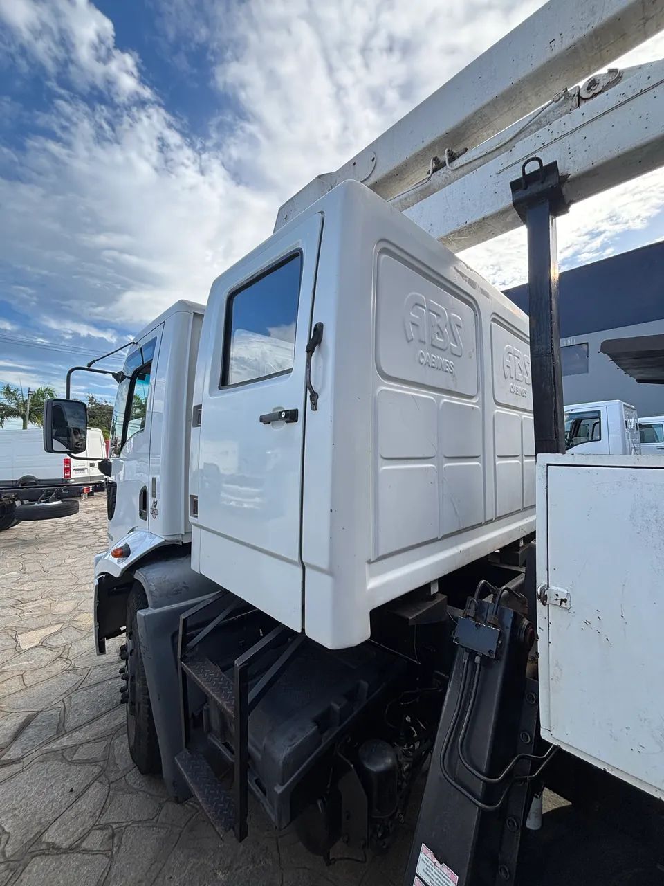 Ford 1319 com SKY - ano 2014 - Foto 4