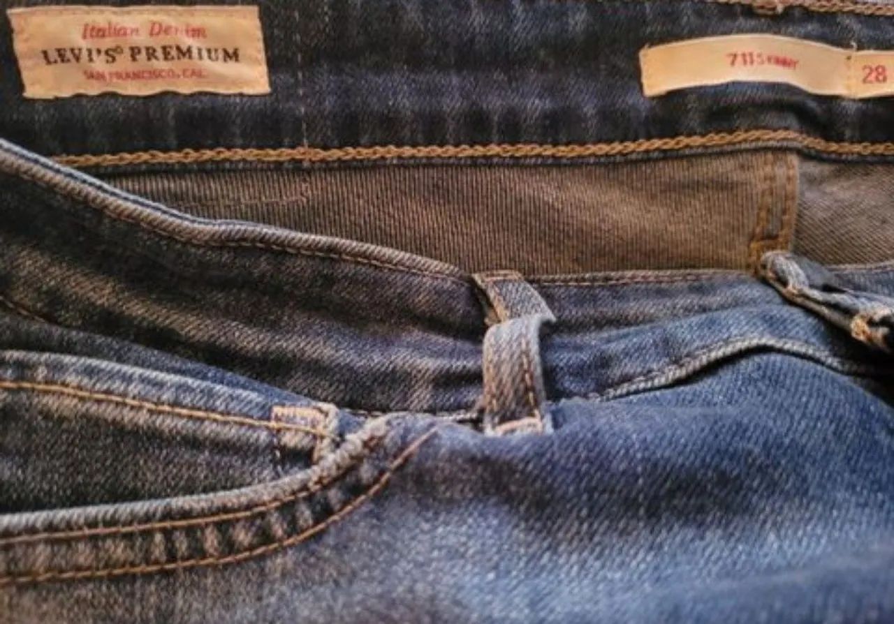 Calça Jeans Levi's Original - Corte Slim/Straight - Tam 38 - Foto 4