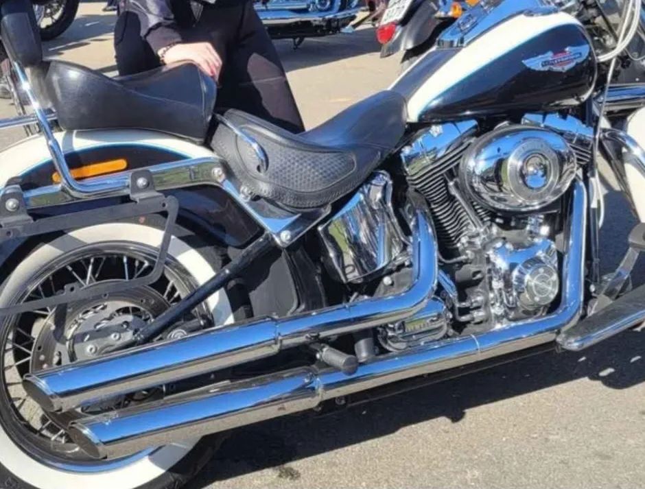 Coletor escape Vince Hines Softail  Harley Deluxe 