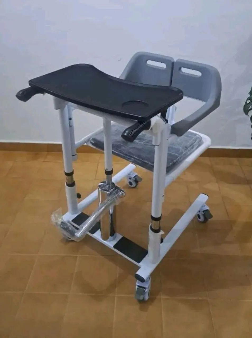 Cadeira de Transferência e Banho - Foto 4