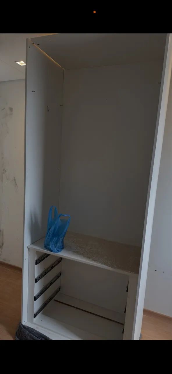 Guarda roupas branco 2 portas  - Foto 3