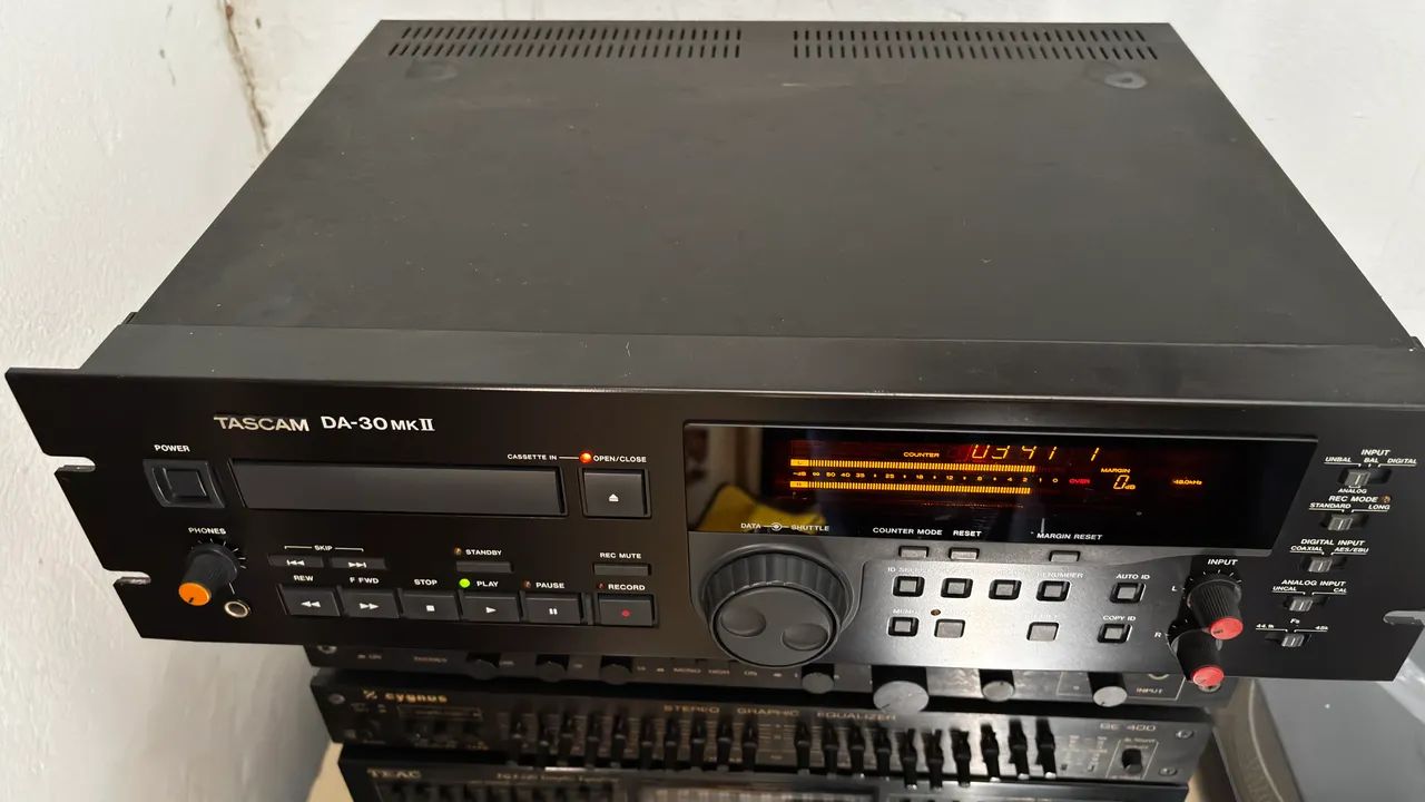 Tascam DA-30 MK II - DAT player - Foto 3