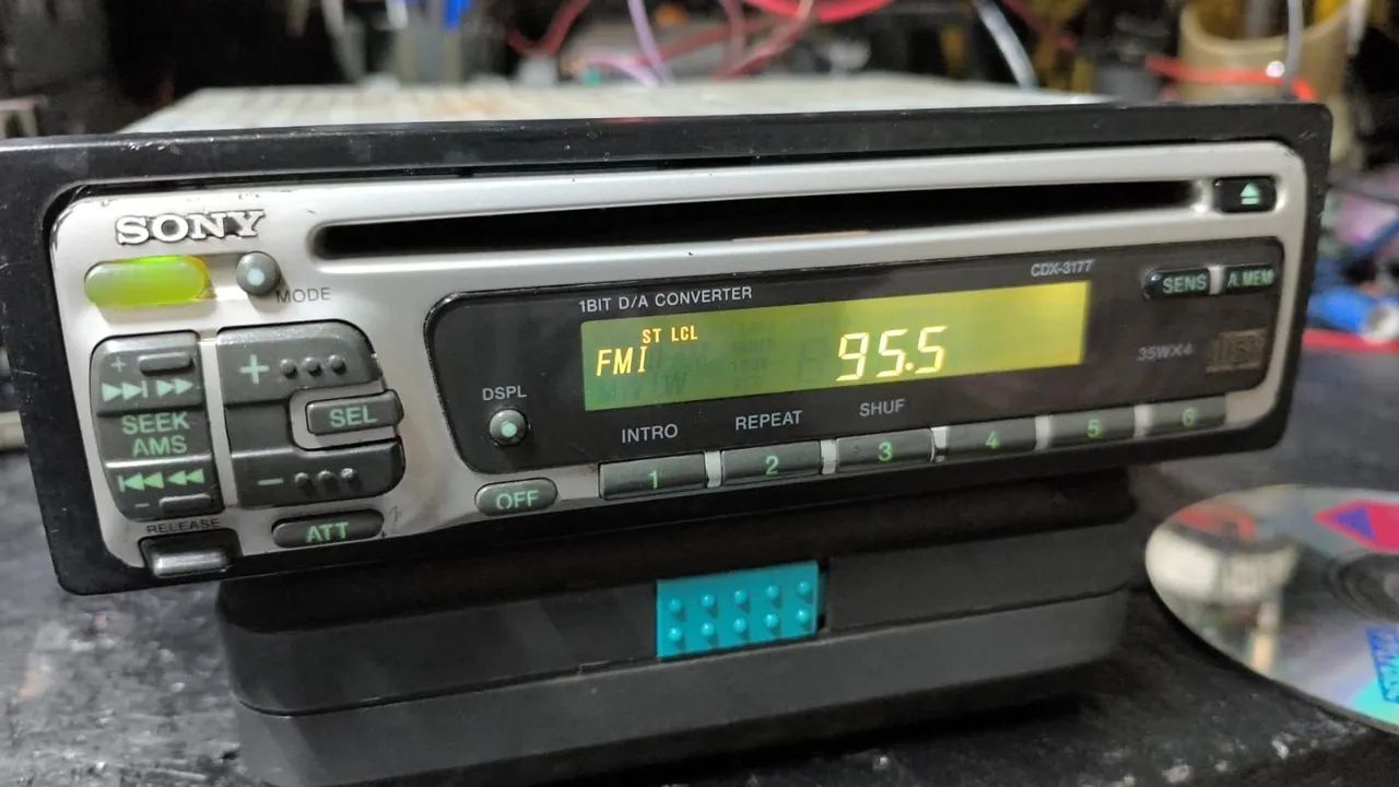 Rádio Sony cdx 3177 - Foto 3