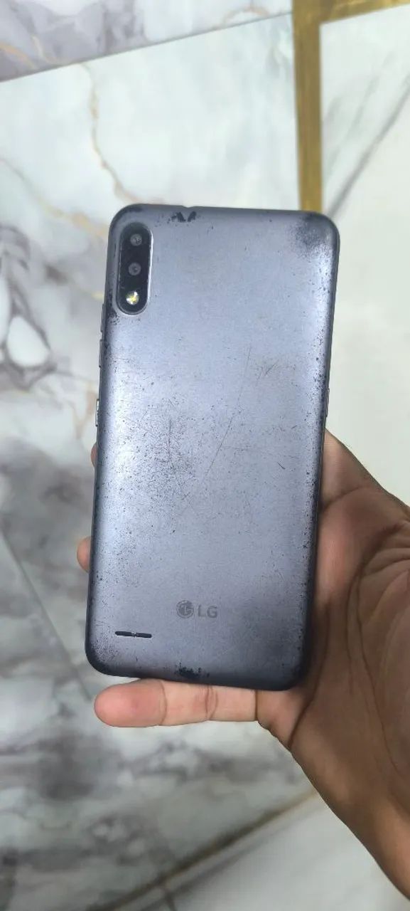 LG k22 trincado, funciona perfeitamente 
