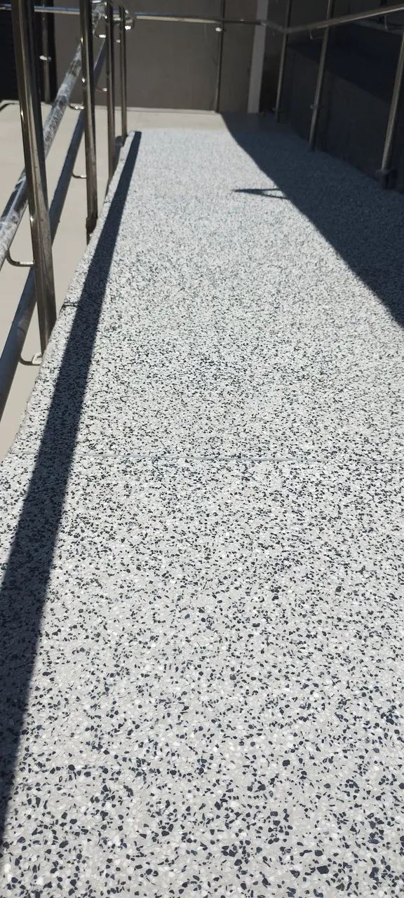 Piso de granilite antiderrapante - Foto 5