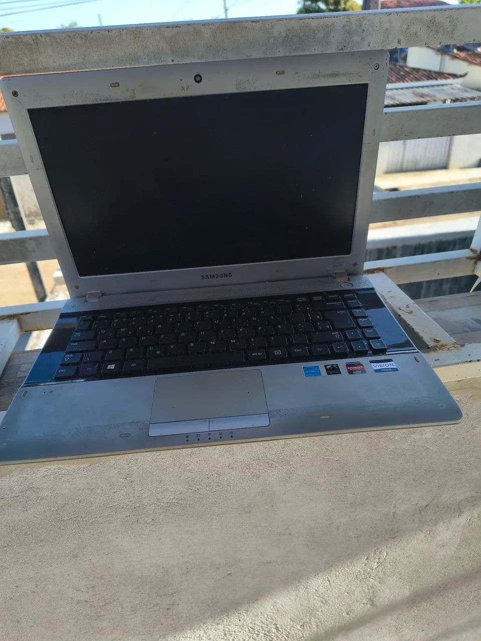 Vendo notebook Samsung para retirada de peças 