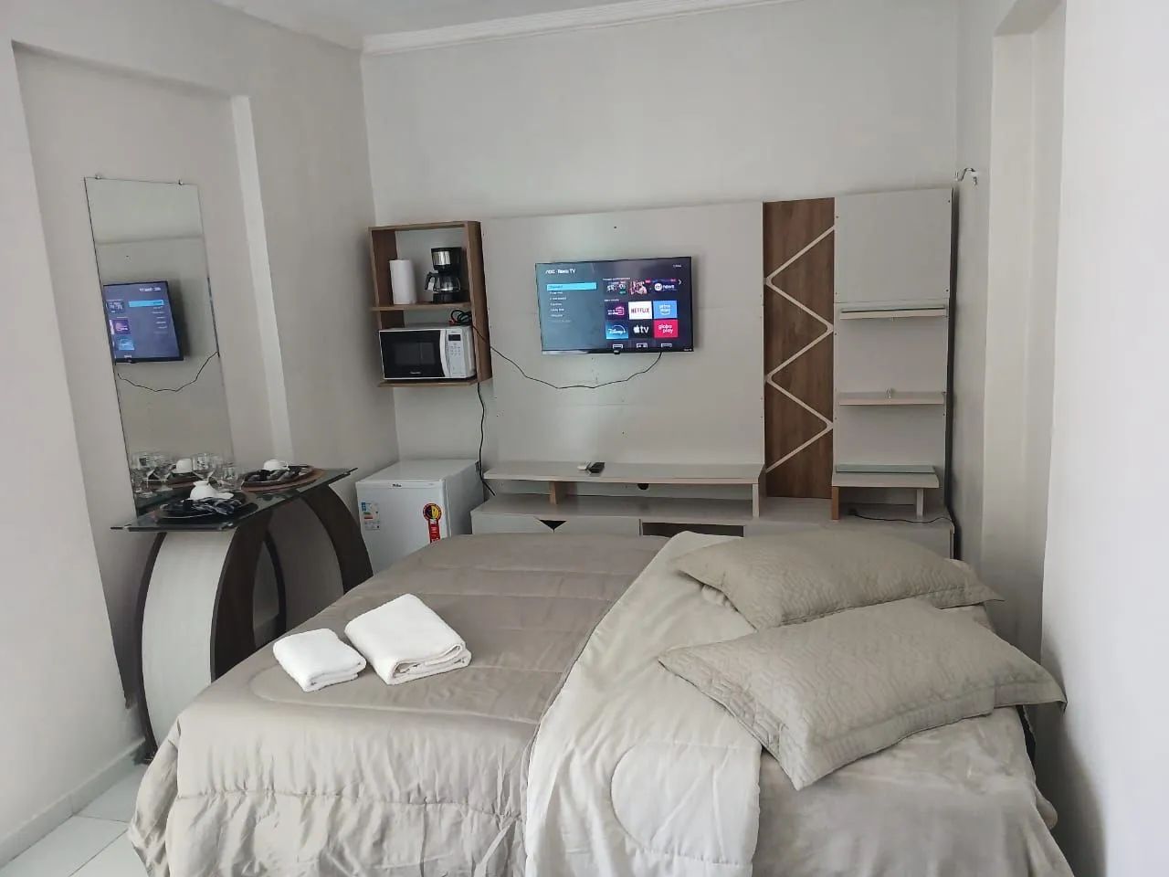 Aluga-se Suite Mobilhada