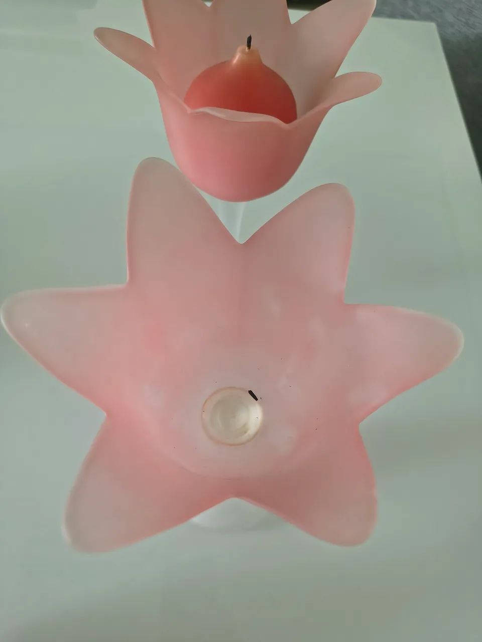 Par de castiçal de vidro em formato de tulipa com velas - Foto 3