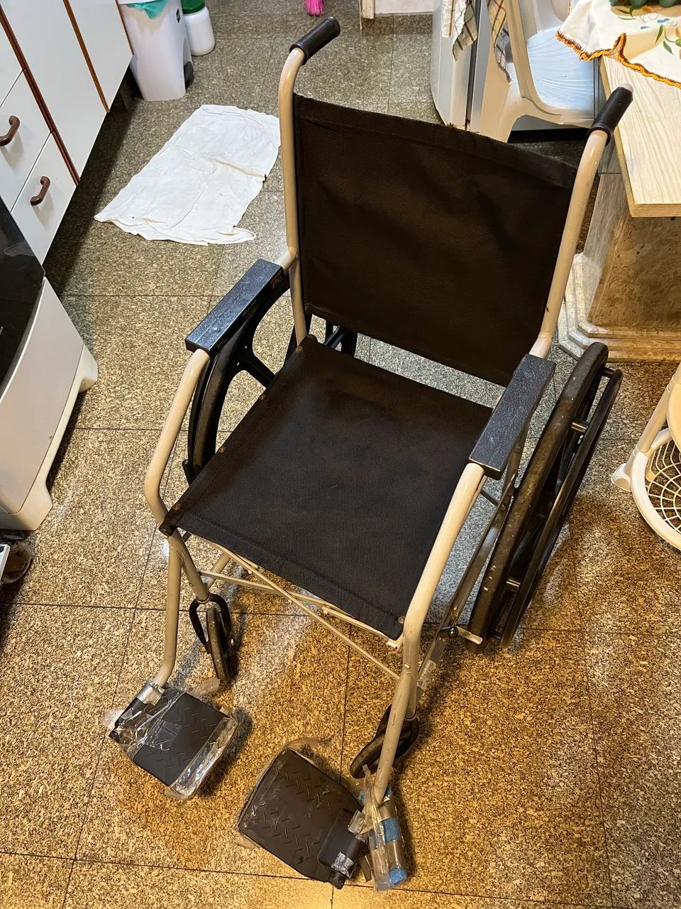 Vendo cadeira de rodas