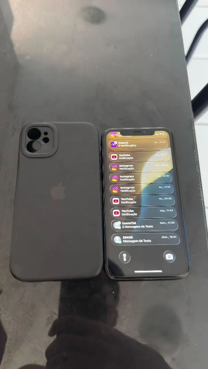 Vendo iPhone 11 usado em ótimo estado!! 