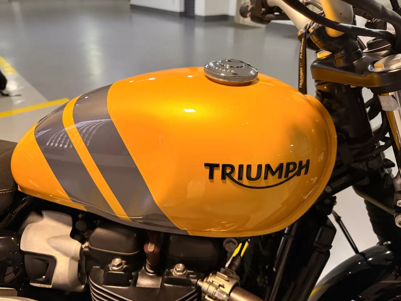 Triumph Scrambler 900cc - 2024 - Zerada - Amarela - Foto 5