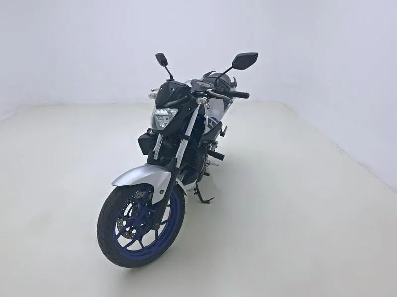 YAMAHA MT-03 2017 - Foto 4