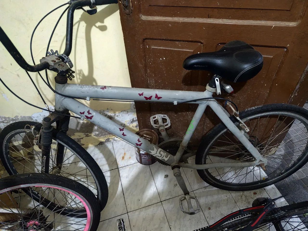 Vendo bicicleta com quadro de aluminio - Foto 2