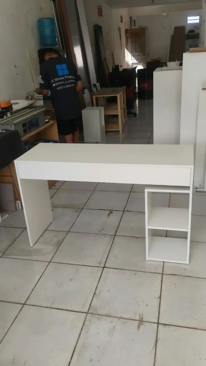 Escrivaninha com gavetão  - Foto 3