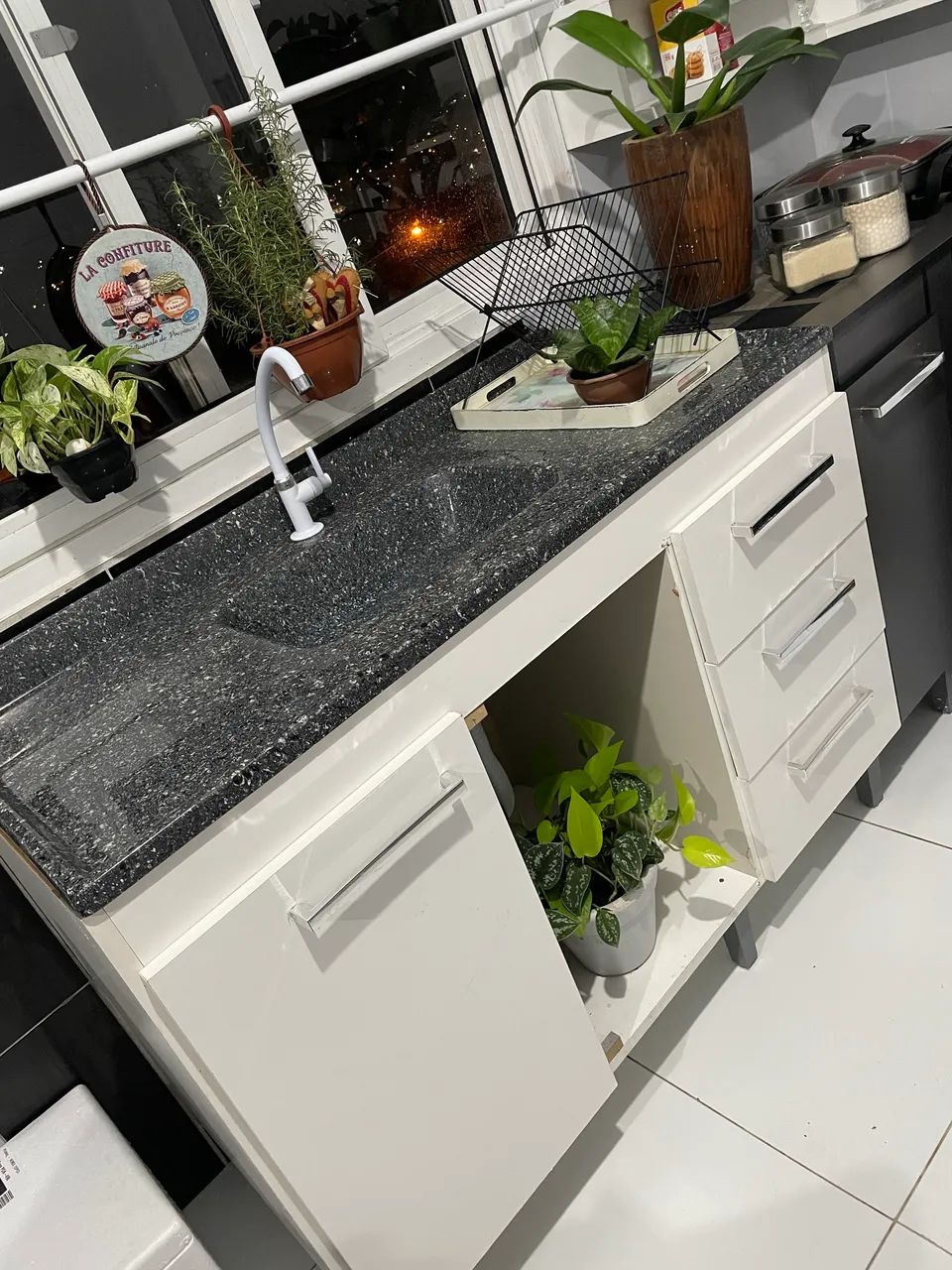 Kitchen counter?64985890207105122