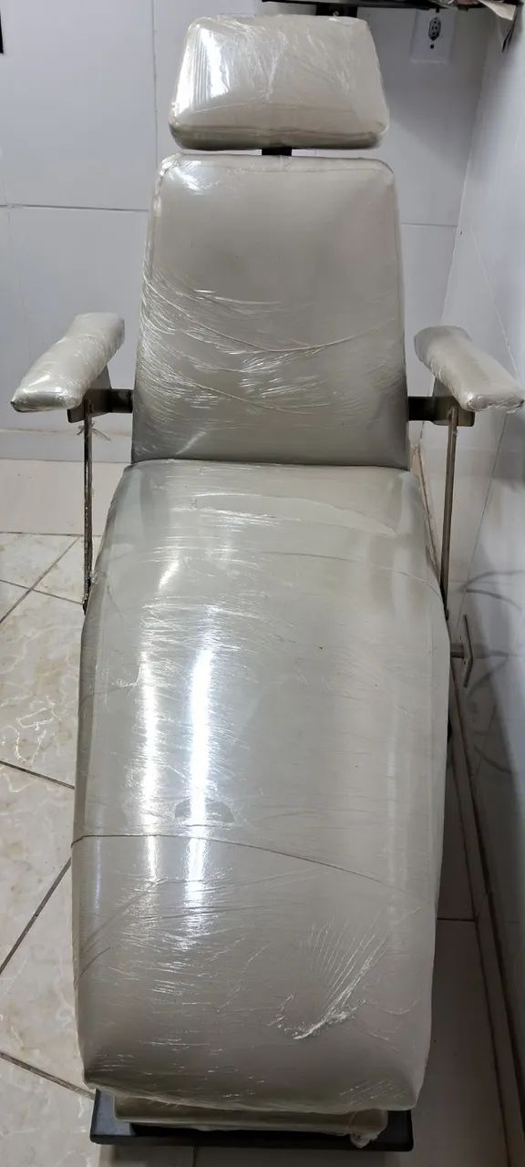 Cadeira Eletrônica muito para Trabalhar com Tatuagens ou corte de cabelo outras atividades - Foto 2