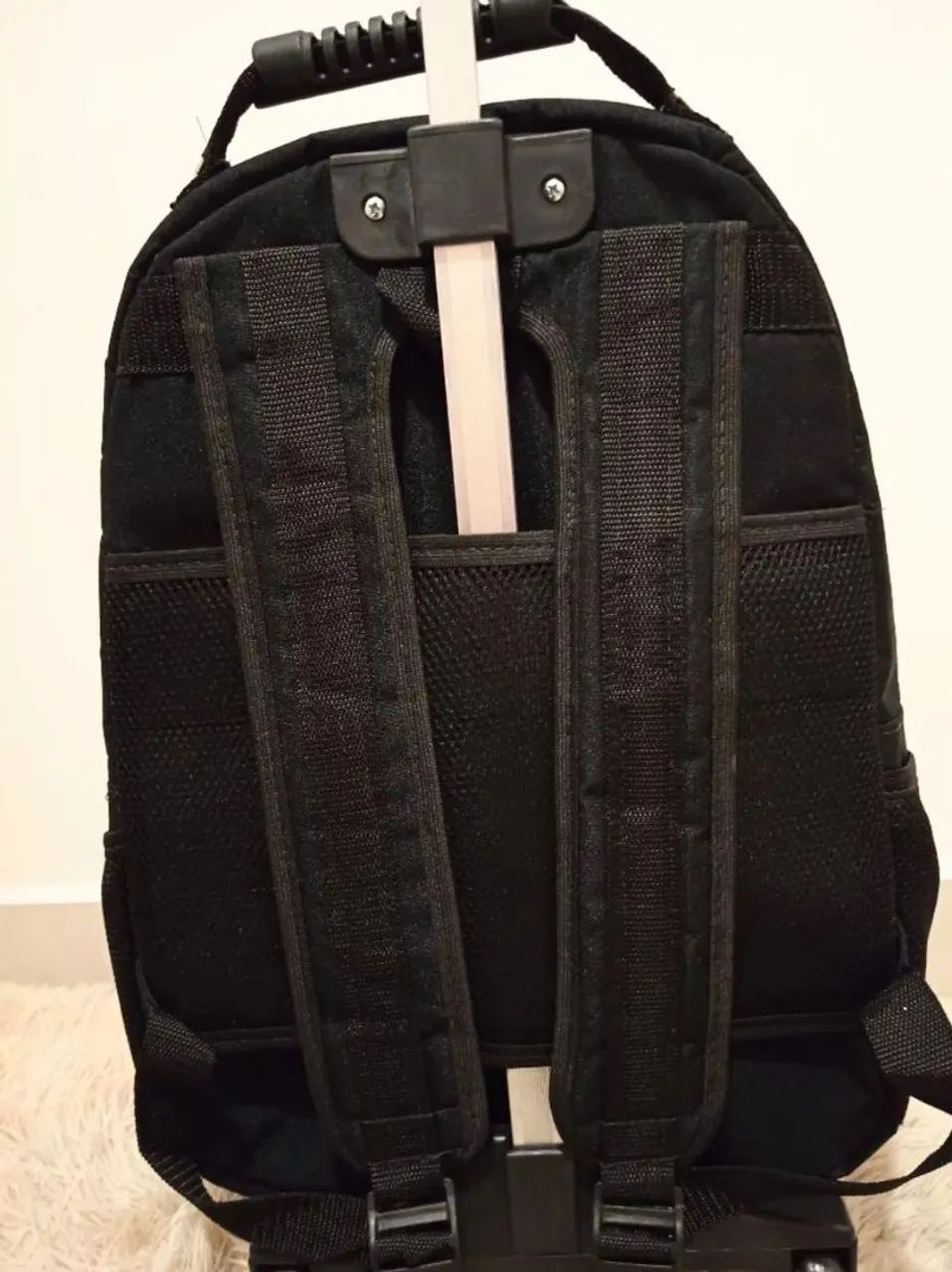 Mochila Executiva Nova com rodinhas e puxador  - Foto 4