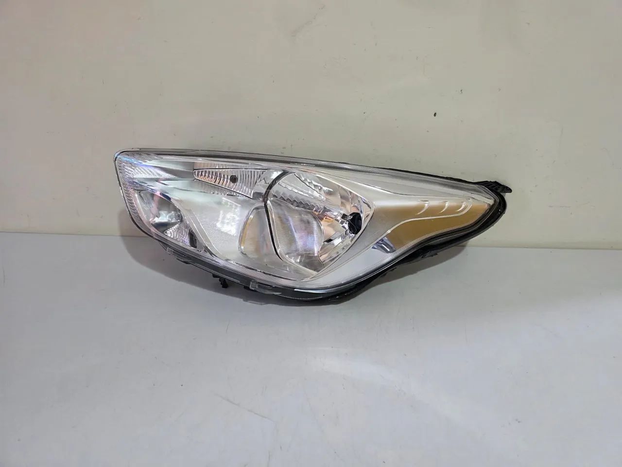 Farol esquerdo Ka 2015/2016/2017/2018