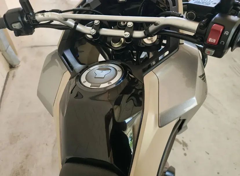 Honda Sahara 300 Adventure 2024 - Foto 3