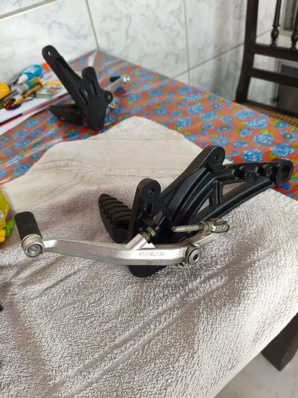 Pedaleiras originais e manetes de freio e embreagem e bolha frontal Ducati Diavel