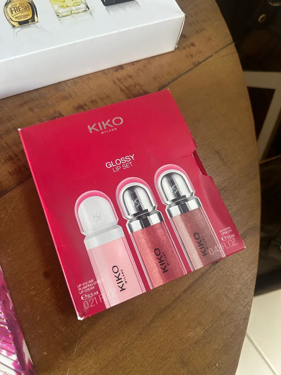 Maquiagens e perfume 