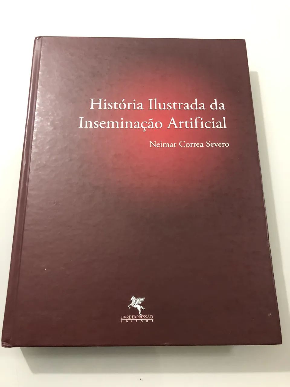 Livro a A História Ilustrada da Inseminação Artificial
