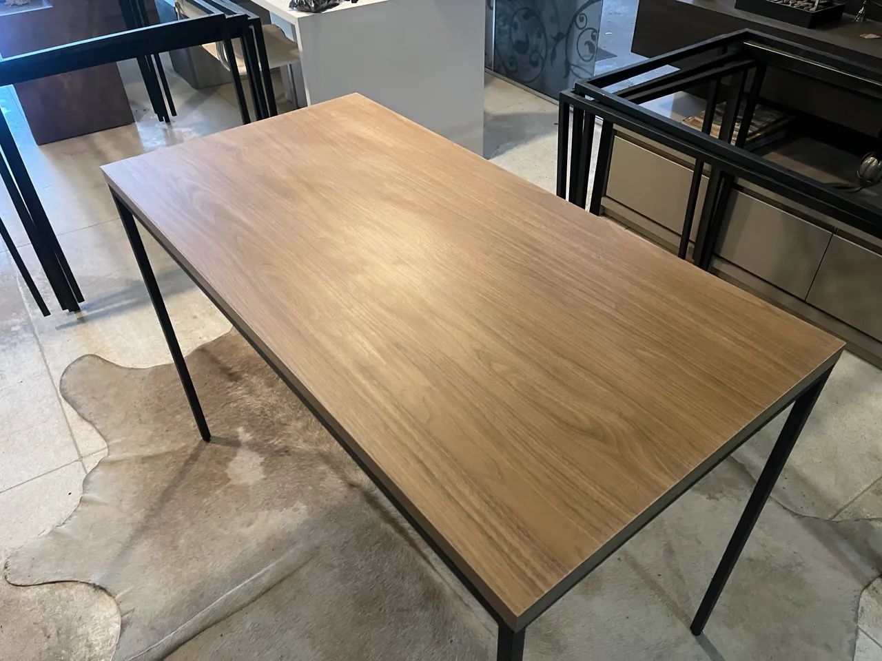 Mesa  amadeirada  com estrutura metalon - Foto 3