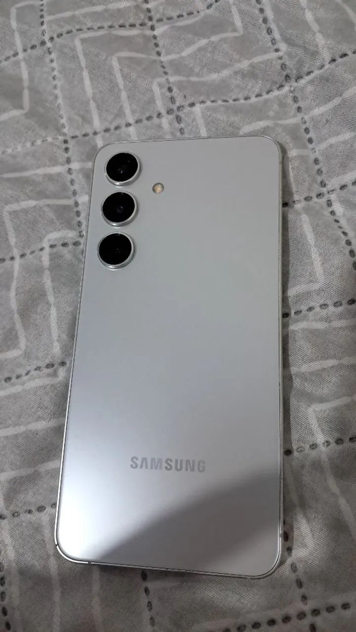 Samsung Galaxy S24 cinza 256gb